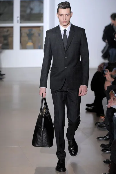 Look 13